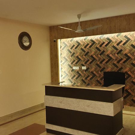 Sri Lakshmi Palace A/C Otel Suluru Dış mekan fotoğraf