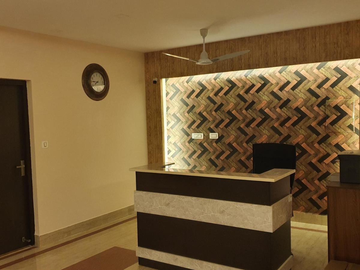 Sri Lakshmi Palace A/C Otel Suluru Dış mekan fotoğraf