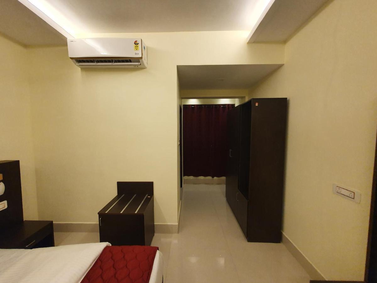 Sri Lakshmi Palace A/C Otel Suluru Dış mekan fotoğraf