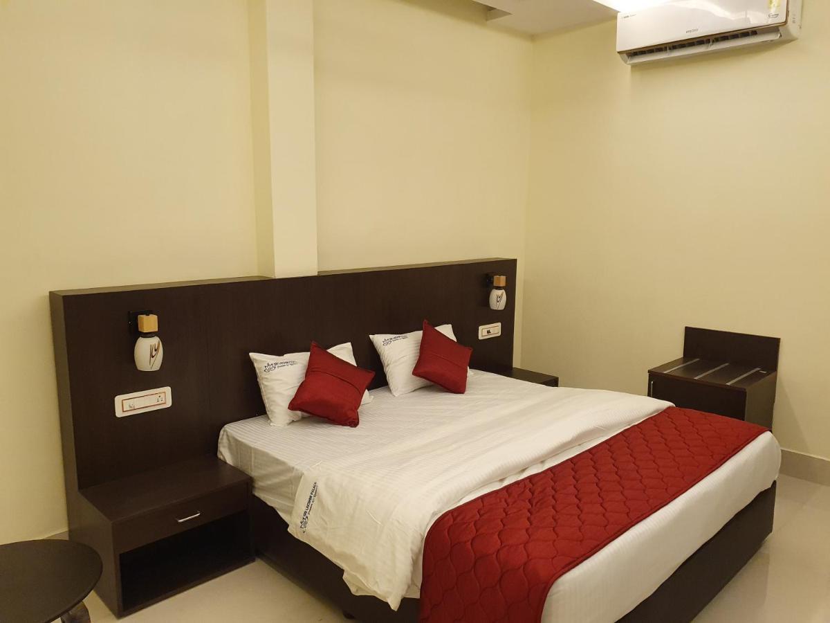 Sri Lakshmi Palace A/C Otel Suluru Dış mekan fotoğraf