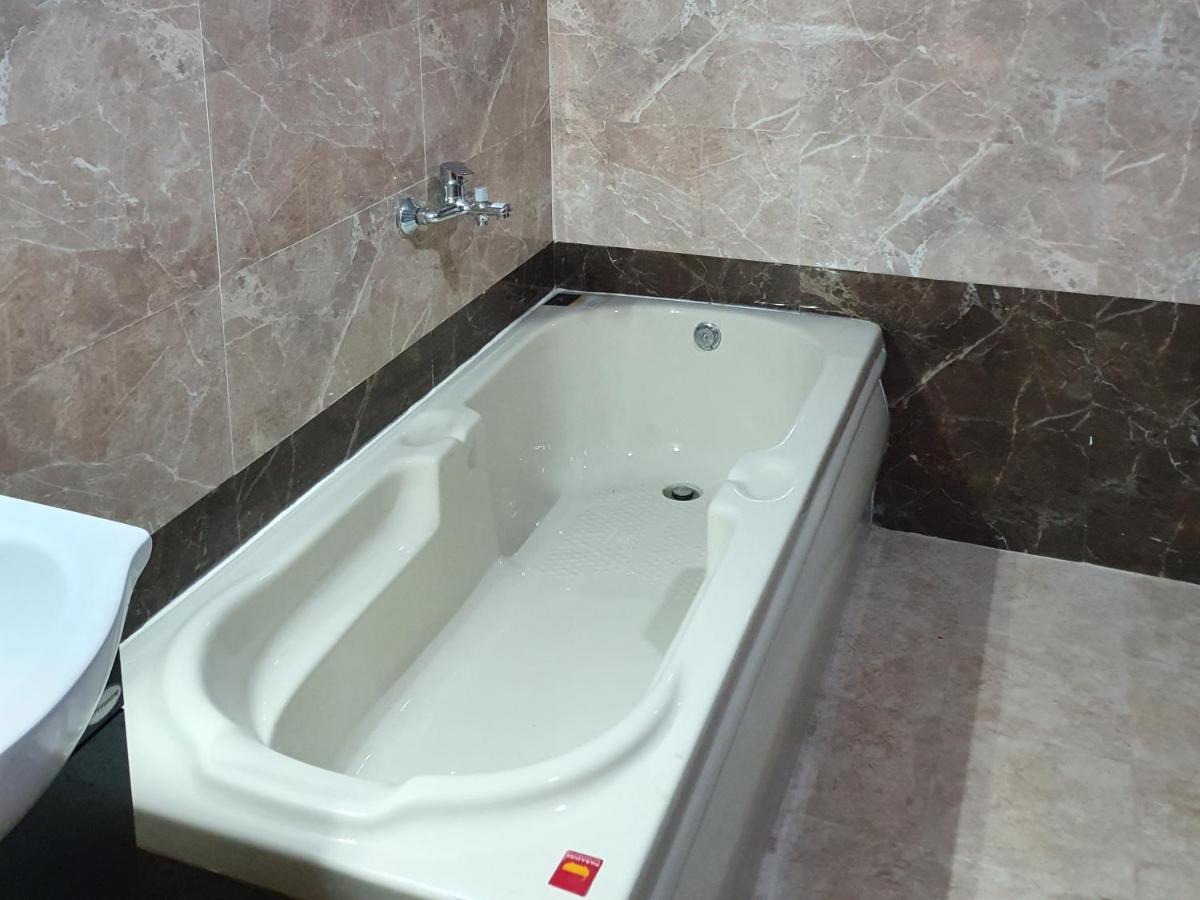 Sri Lakshmi Palace A/C Otel Suluru Dış mekan fotoğraf